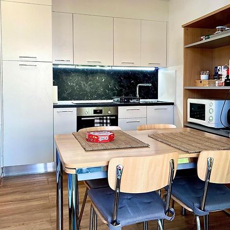 Studio Anemones, Meuble, Equipe, Monthey Luaran gambar