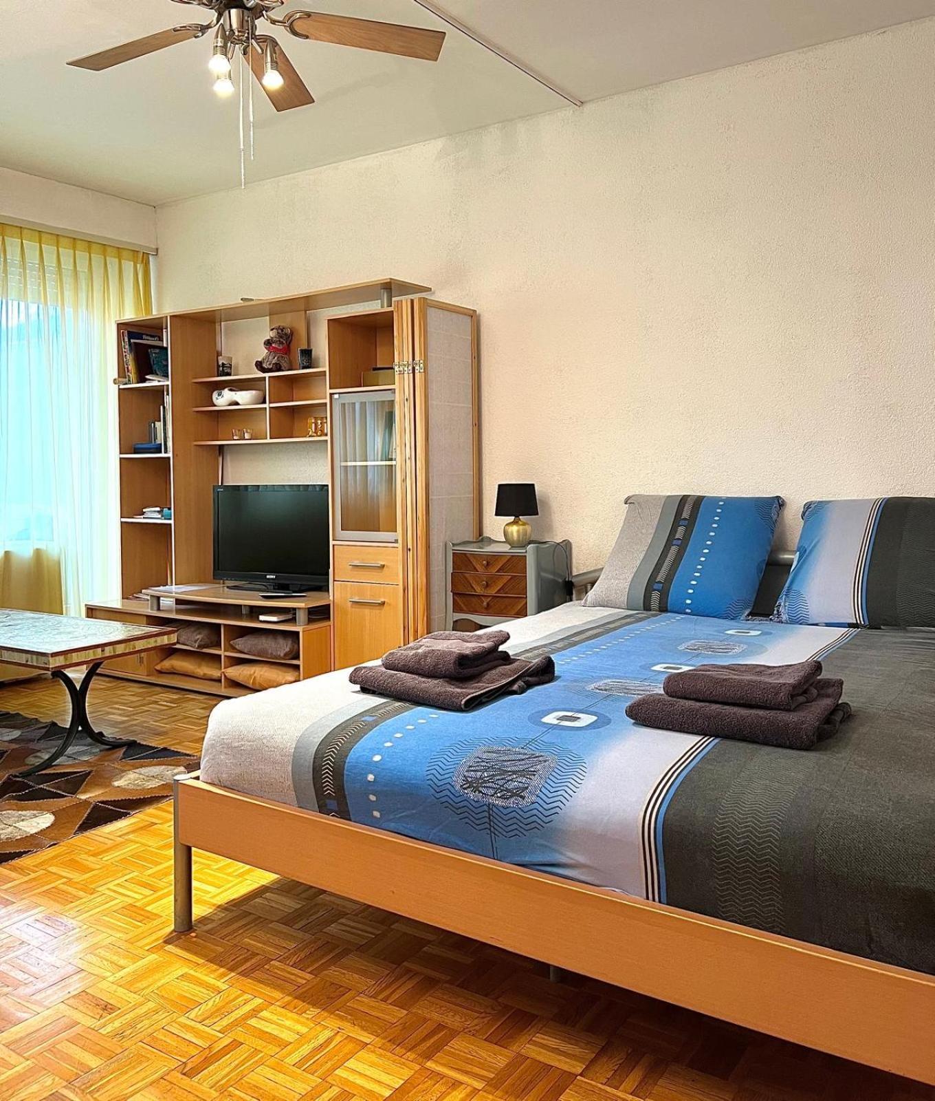 Studio Anemones, Meuble, Equipe, Monthey Luaran gambar